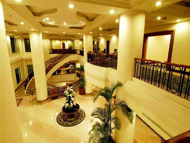 Hotel Gran Puri Manado Exterior photo